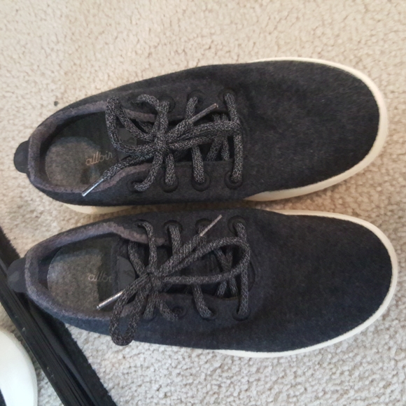 EUC Allbird Sneakers - Picture 2 of 5